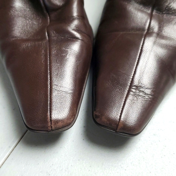 Prada chocolate brown leather bootie with kitten heel. Size 5.5 - Picture 5 of 9